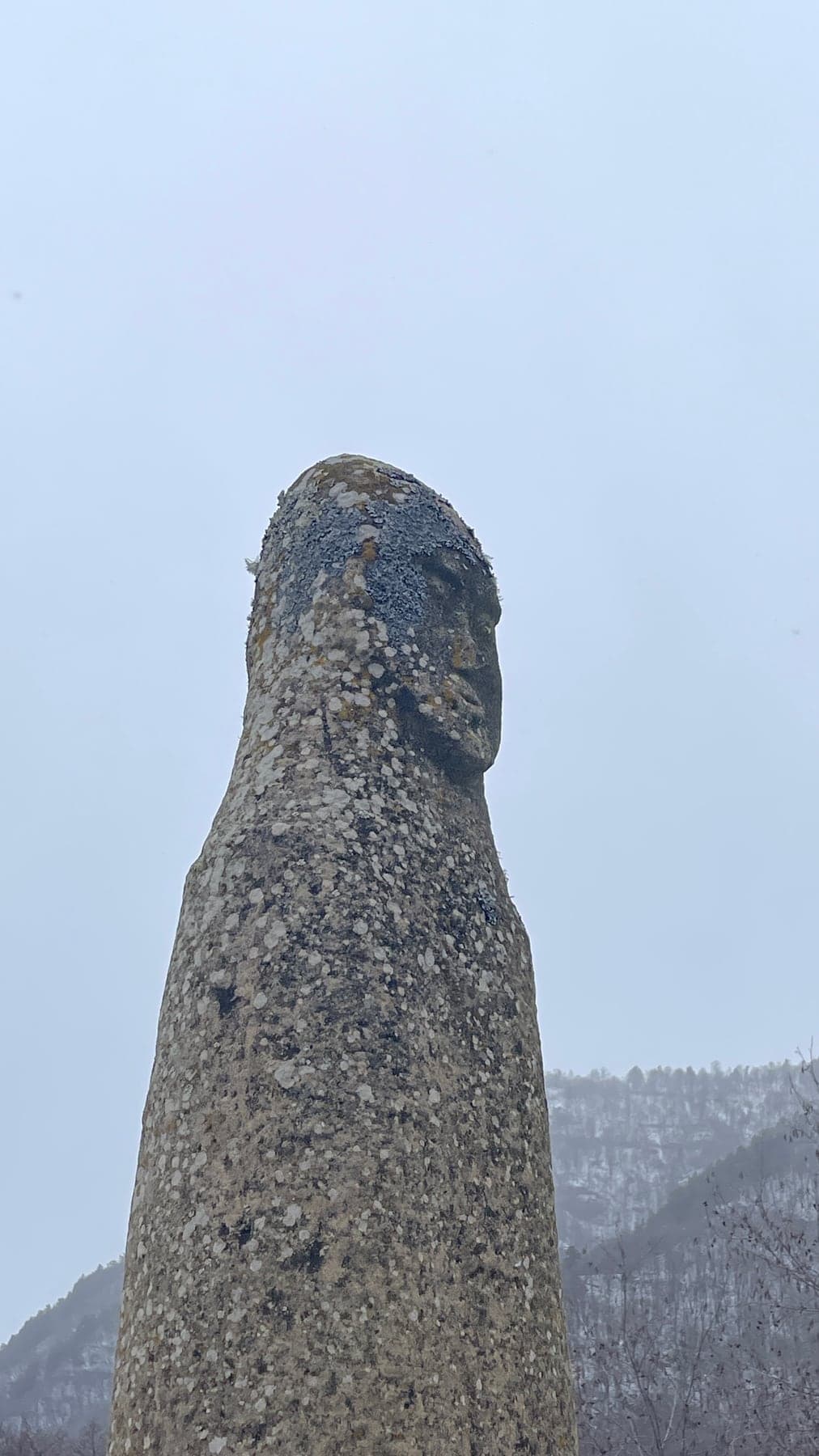 Каменная деталь в Архызе