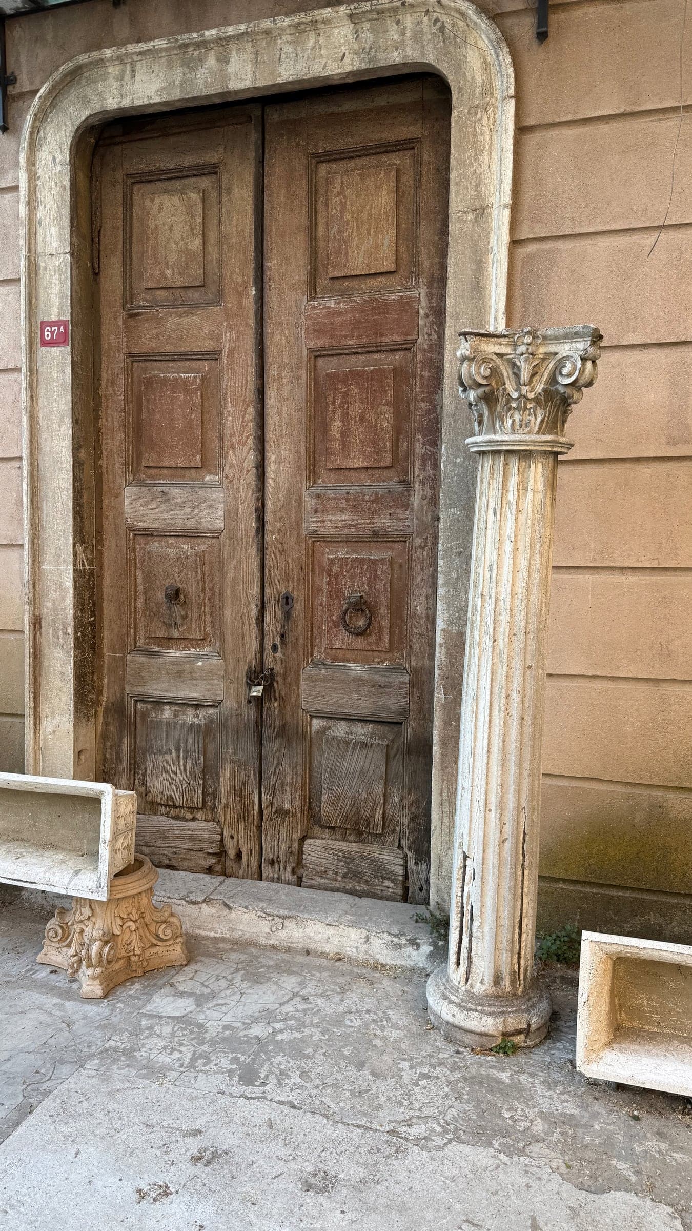 Старая дверь в Стамбуле