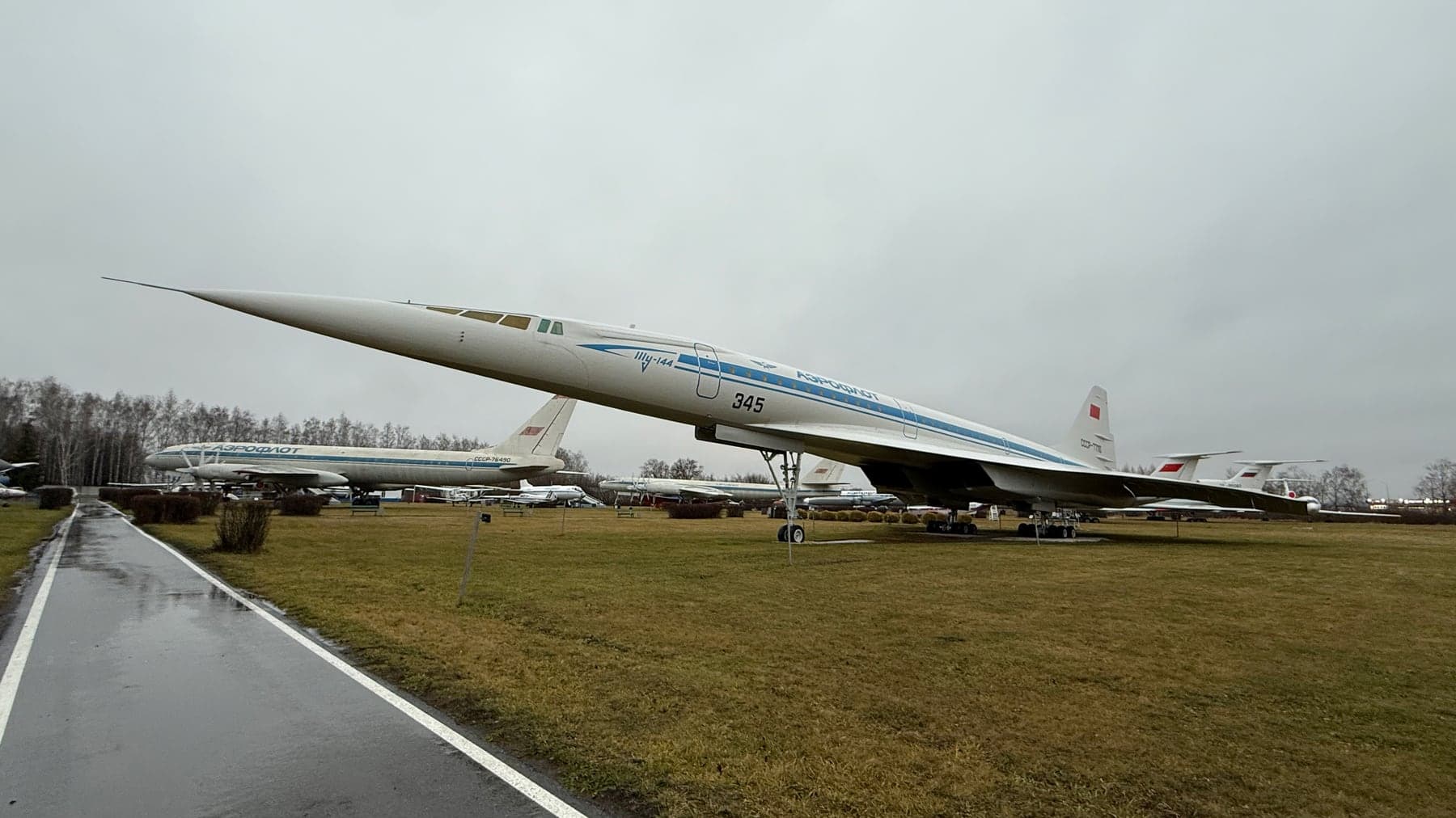 Крыло Ту-144 в Ульяновске